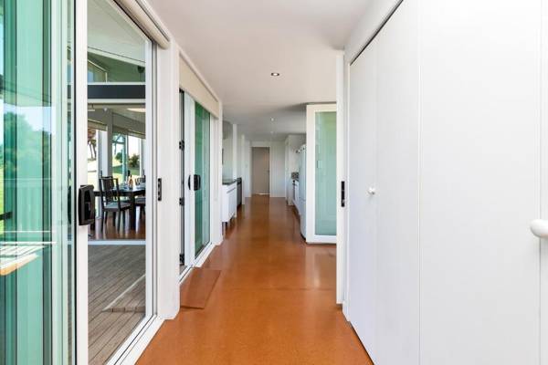 Paroa Bay Chalets - Te Whare Kiwi