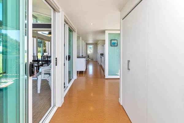 Paroa Bay Chalets - Te Whare Tui