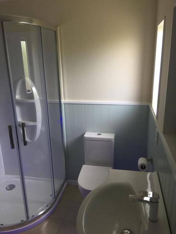 47 Hooper Ave Pukekohe sleeps 13