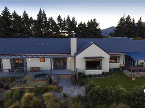 Alpine Peaks Apartment