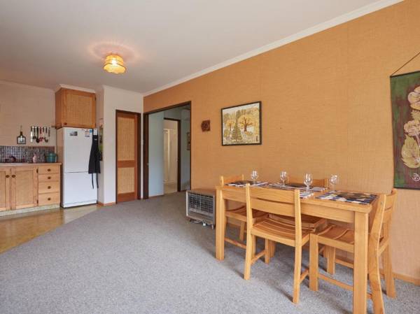 Lakeside Serenity - Wanaka Holiday Home