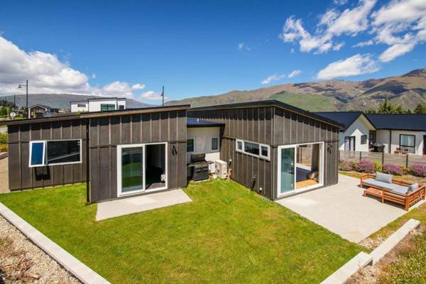 Kirimoko Retreat - Wanaka Holiday Home