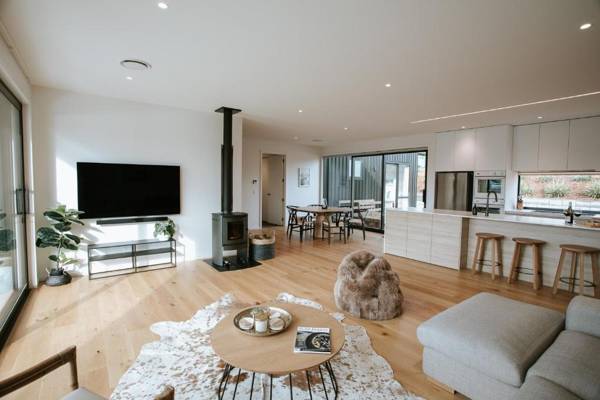 Obelisk - Sleeps 8 - Modern & Stylish