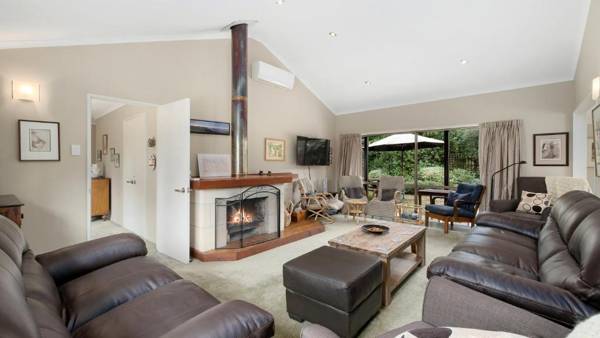 Beacon Point Paradise - Wanaka Holiday Home