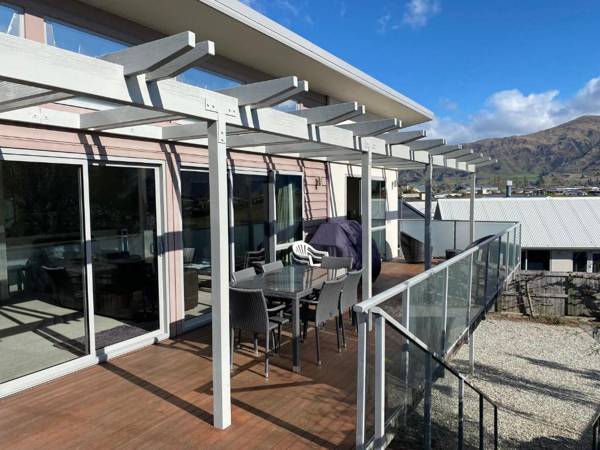 Stunning Bob Lee Place