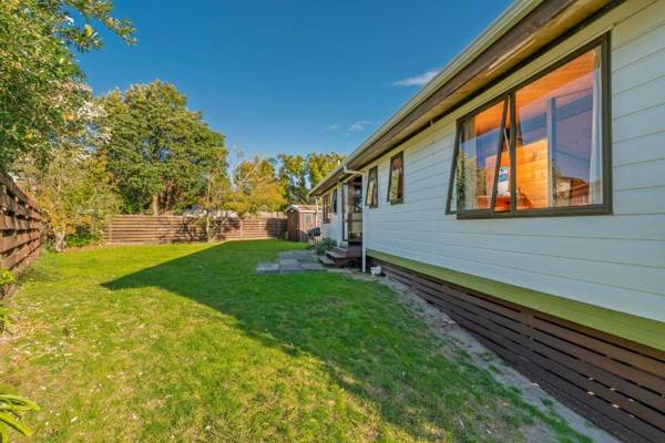 Retro Revival - Pauanui Holiday Home