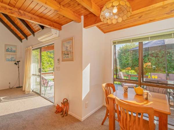 Sea Breeze Sanctuary - Pauanui Holiday Home