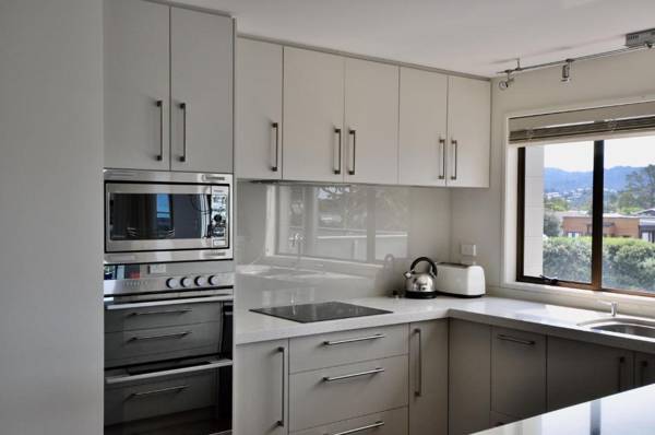 Beachfront Heights - Pauanui Holiday Apartment