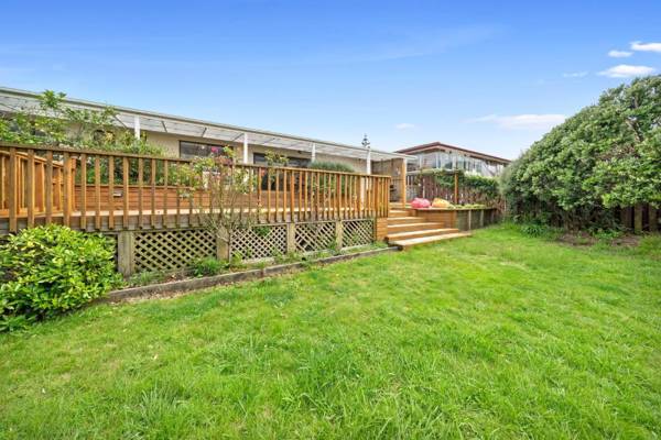 Lagoon Haven - Waikanae Holiday Home