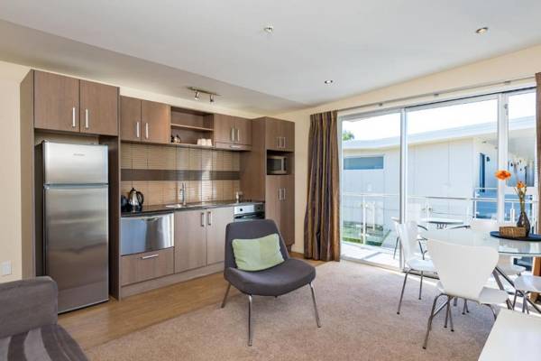 Edgewater Palms Apartments