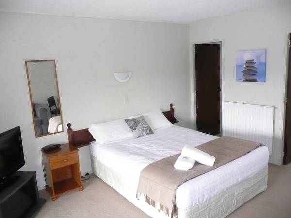 Falls Motel & Waterfront Campground