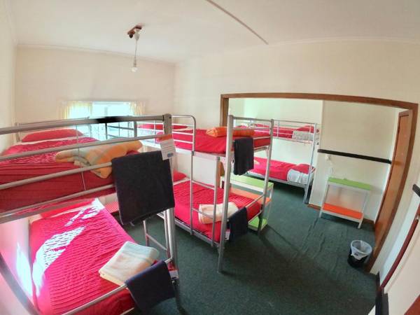 Ducks & Drakes Boutique Motel & Backpackers