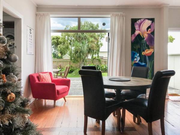 THE BROOKLANDS BUNGALOW