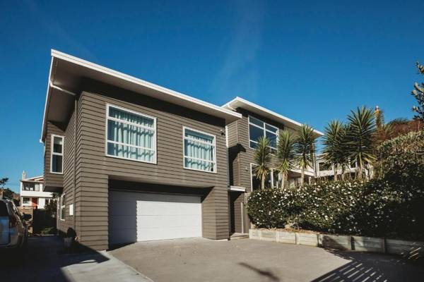 MAGIC ON MOLESWORTH - WOW FACTOR - PRIME LOCATION