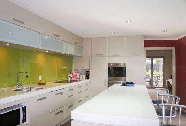 RELAX ON RICHMOND - MODERN LARGE BEACH HOUSE