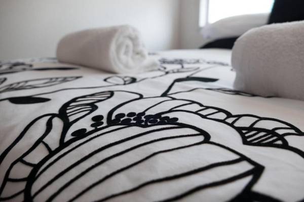 SEA BREEZE ON BELT - BY COASTAL WALKWAY