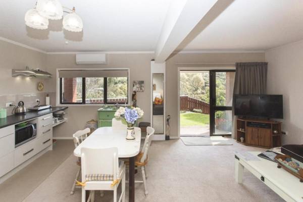 RUSTIC RETREAT ON RUSKIN