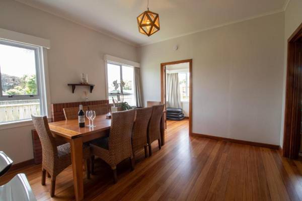 SPACIOUS IN STRANDON - GREAT VALUE FOR A FAMILY