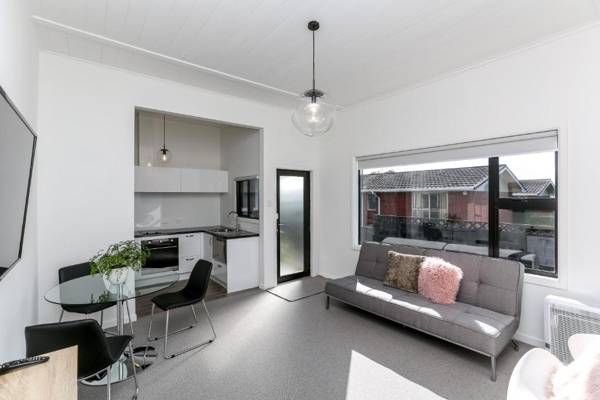 DEVINE ON DEVON - CENTRAL CITY