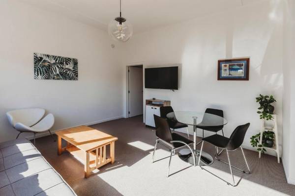 DEVINE ON DEVON - CENTRAL CITY