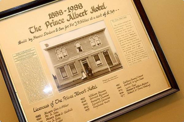 The Prince Albert Backpackers & Bar