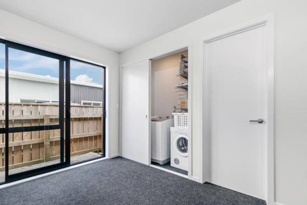 Stylish Villa Escape - Matakana Holiday Home