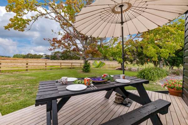 Ten 37 - Matakana Holiday Home