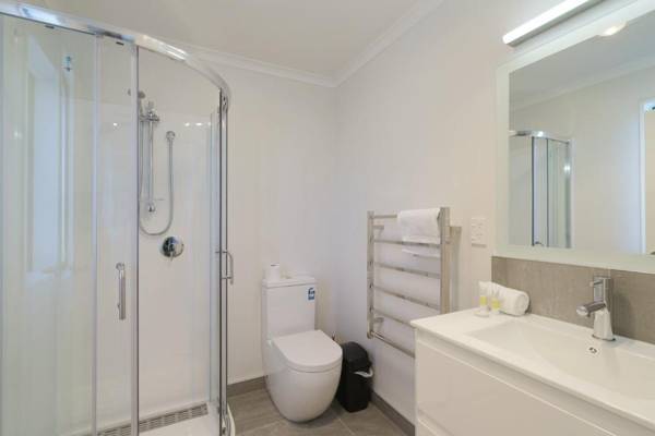 Snowy Peak Apartment