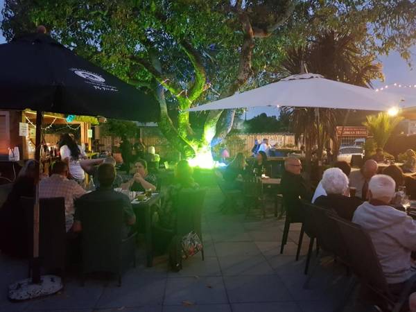 Talisman Hotel & Restaurant