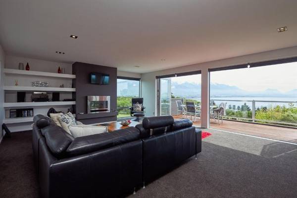 BellBird Scenic Retreat - views of alps and ocean