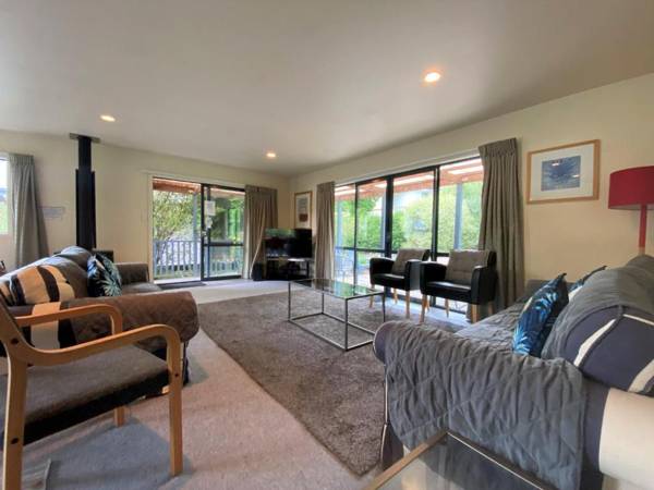 17 Chisholm Crescent