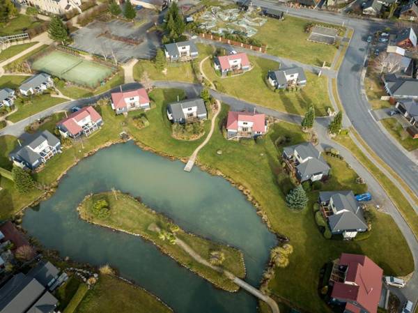 *** LAKE VILLA 460 ***