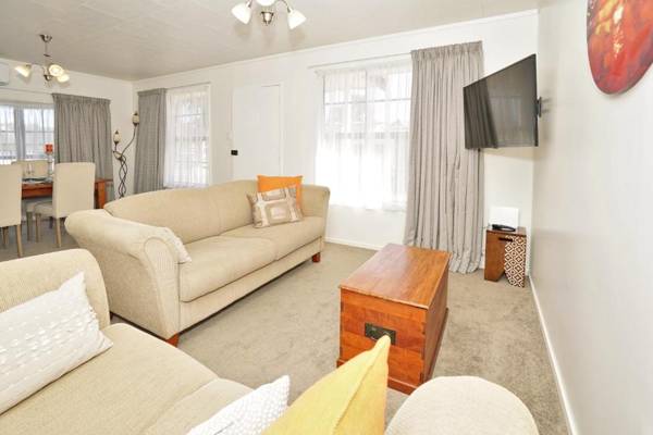 Sunny Unit on Grey St