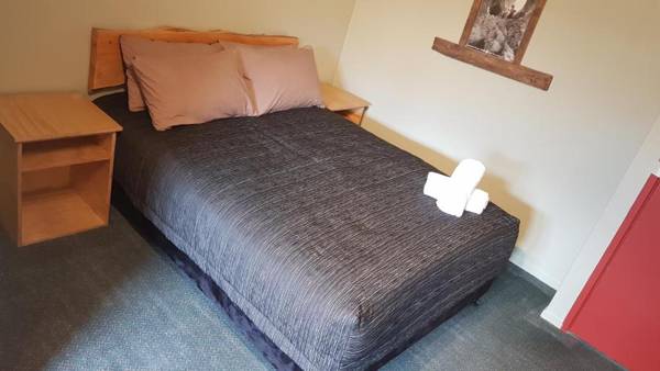 Chateau Backpackers & Motels