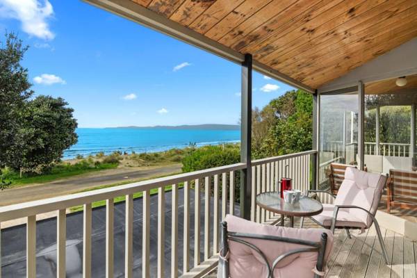 Collingwood Beach House - Golden Bay Holiday Home