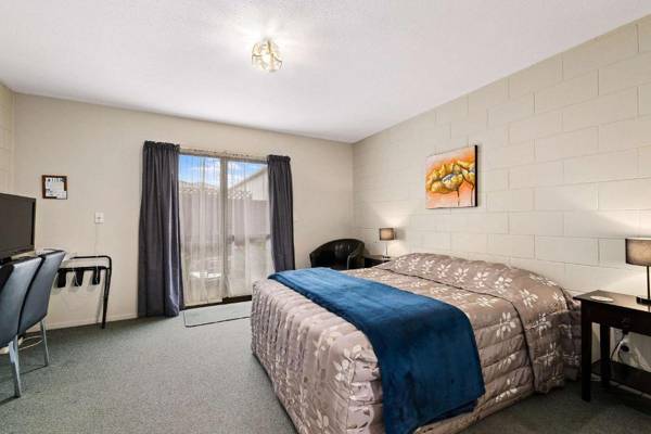 Econo Lodge Canterbury Court Motel