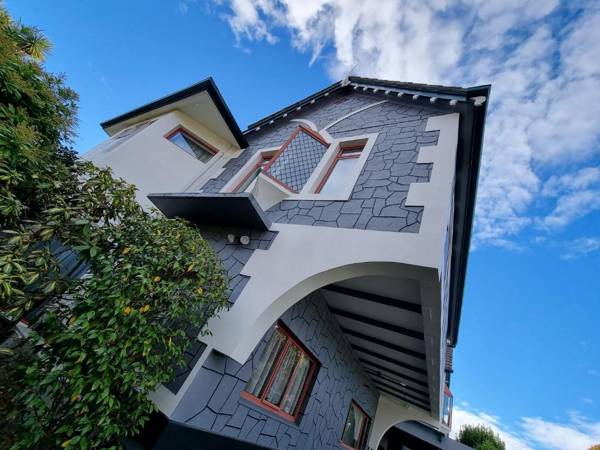 Amross Court Motor Lodge