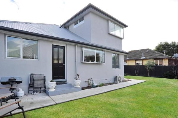Charlesworth Villa - Christchurch Holiday Homes