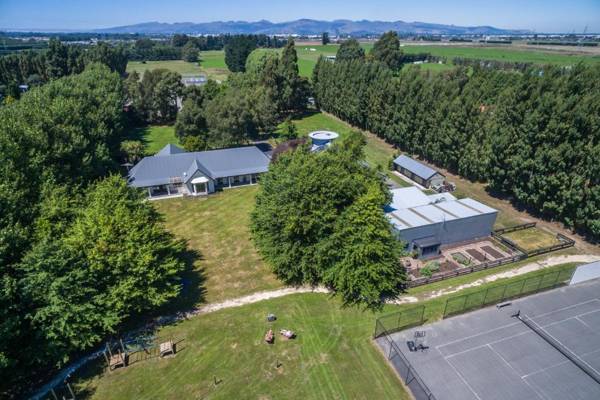 BOND ESTATE LUXURY ACCOMMODATION