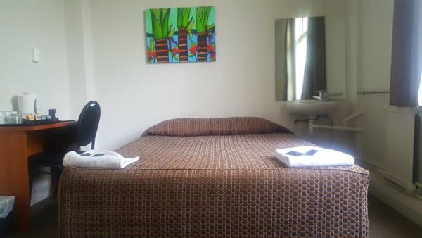 Kiwi International Hotel