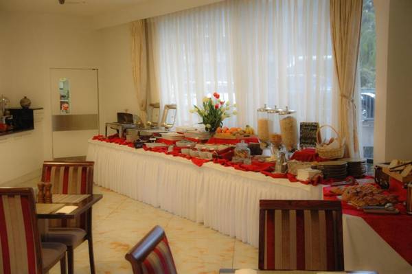 VR Queen Street Hotel & Suites