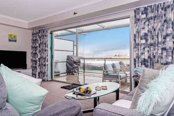 Princes Wharf Waterfront - Comfortable Luxury