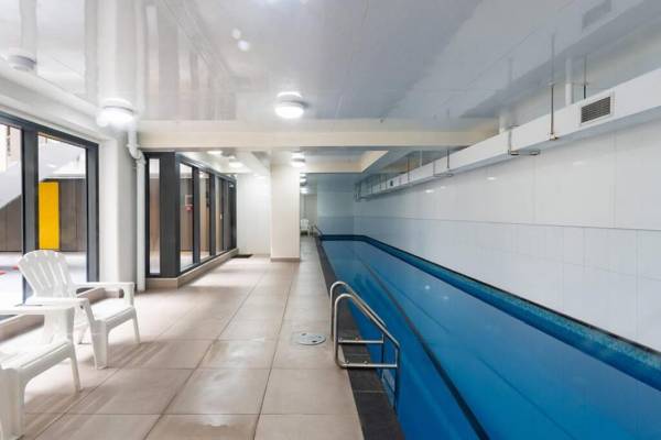 Pristine inner-city nest with carpark