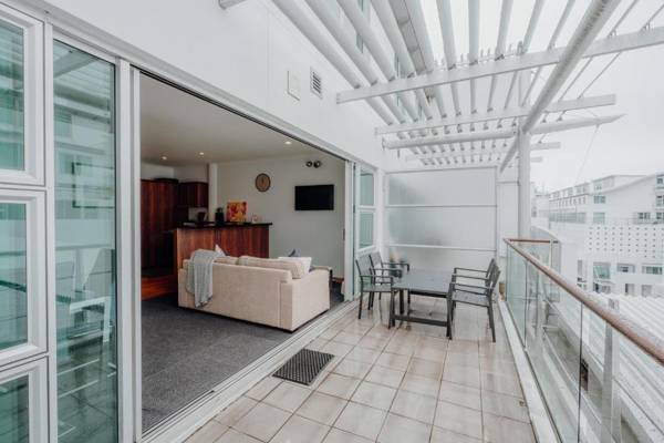 Awesome 2BR Apartment Viaduct Harbor - Wifi & Aircon