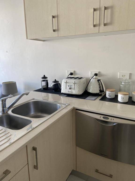 Luxury one bed in the heart of the CBD *FREE WIFI*