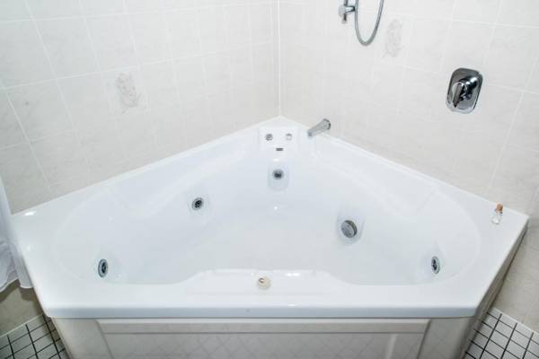 White Heron Motor Lodge