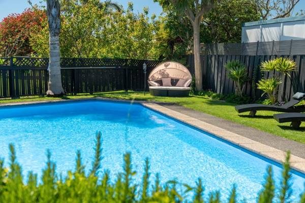 Cobblestone Court Motel