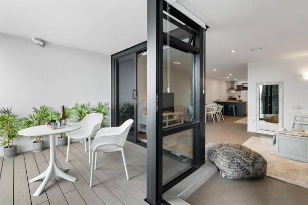 Treetop Mount Escape - Mt Maunganui Holiday Apartment