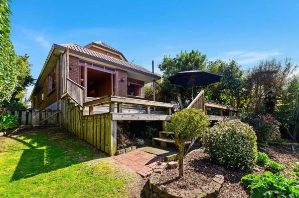 Piece of Paradise - Kawaha Point Holiday Home