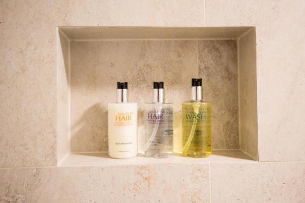 Lomond Lodge Motel & Apartments